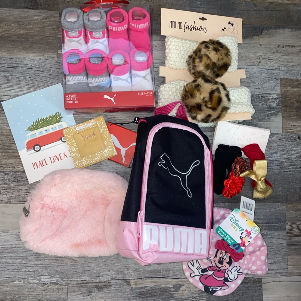 Disney Puma Christmas Gift Box Set - Picture 2 of 14